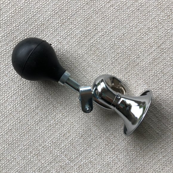 Retro Bugle Bike Horn  (NWOT) - Picture 2 of 9